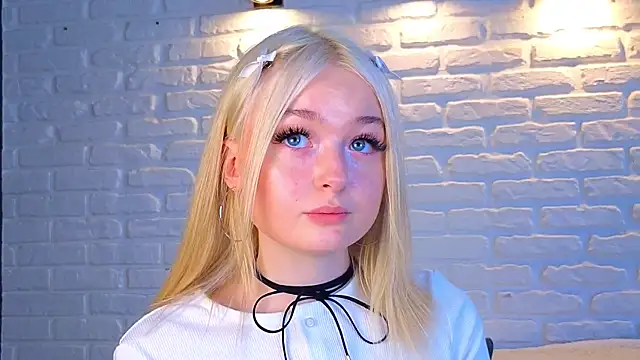 Snapshot of minigirl chatting on 03/18/25, 07:12 minigirl online show from 03/18/25, 07:12