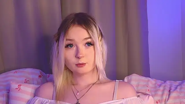 Snapshot of minigirl chatting on 02/12/26, 04:18 minigirl online show from 02/12/26, 04:18