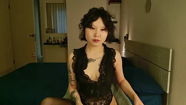 Snapshot of SamDevore chatting on 03/17/25, 01:39 SamDevore online show from 03/17/25, 01:39