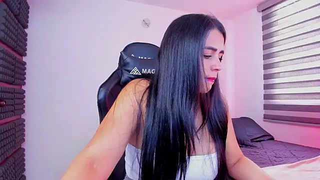 Snapshot of hannarusso chatting on 02/05/26, 10:05 hannarusso online show from 02/05/26, 10:05