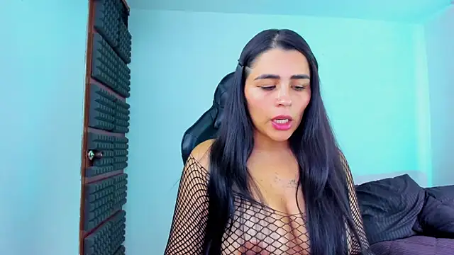 Snapshot of hannarusso chatting on 02/10/26, 08:41 hannarusso online show from 02/10/26, 08:41