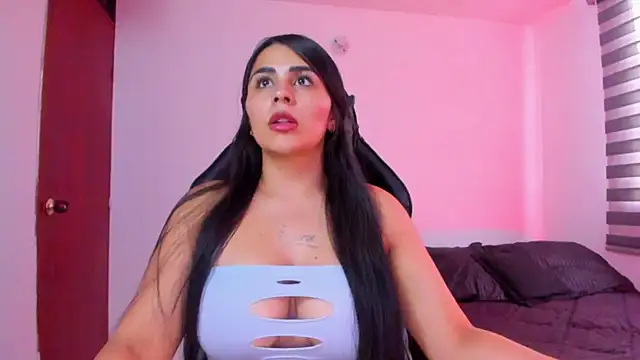 Snapshot of hannarusso chatting on 01/14/26, 09:18 hannarusso online show from 01/14/26, 09:18