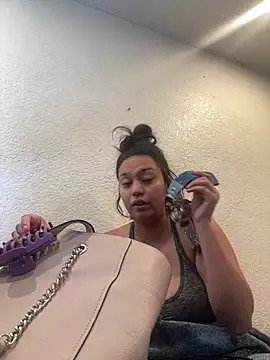 hoesluvcedes online show from 06/07/26, 12:16