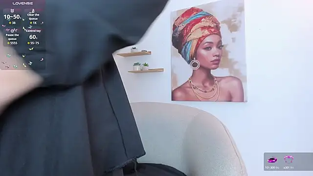 Layla arabelle online show from 10/12/25, 08:21