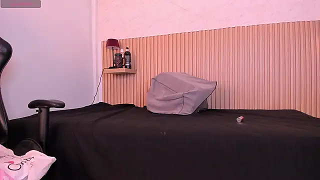 Snapshot of Layla_arabelle chatting on 07/01/26, 09:04 Layla arabelle online show from 07/01/26, 09:04