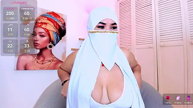 Snapshot of Layla_arabelle chatting on 02/07/26, 07:00 Layla arabelle online show from 02/07/26, 07:00