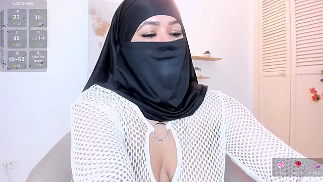 Layla arabelle online show from 11/26/25, 07:47