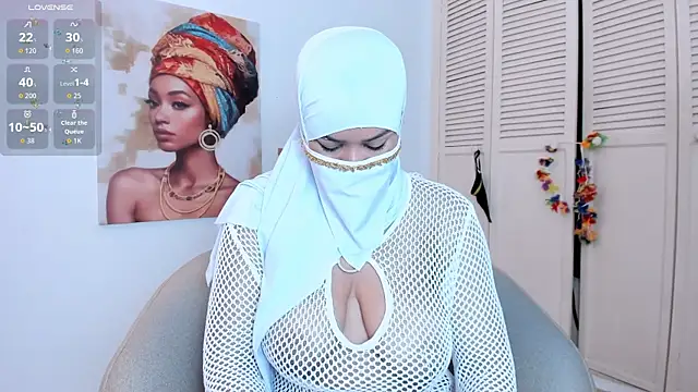 Layla arabelle online show from 11/13/25, 08:02