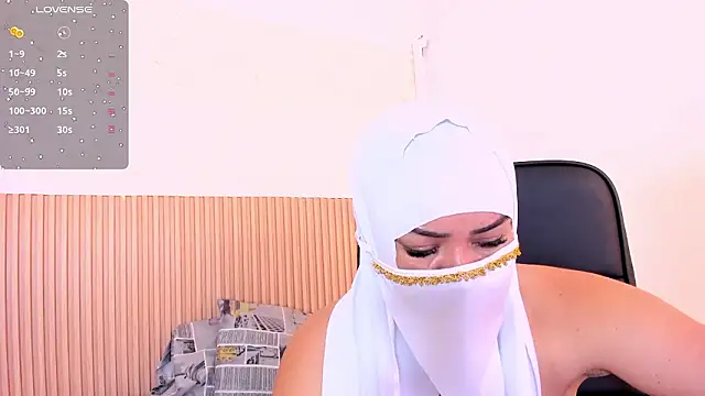 Layla arabelle online show from 03/18/26, 08:10