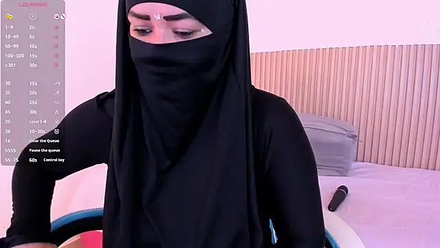 Snapshot of Layla_arabelle chatting on 07/20/26, 08:11 Layla arabelle online show from 07/20/26, 08:11