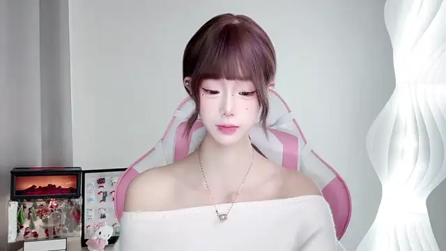 Snapshot of Gogo-888 chatting on 12/18/25, 09:14 Gogo-888 online show from 12/18/25, 09:14