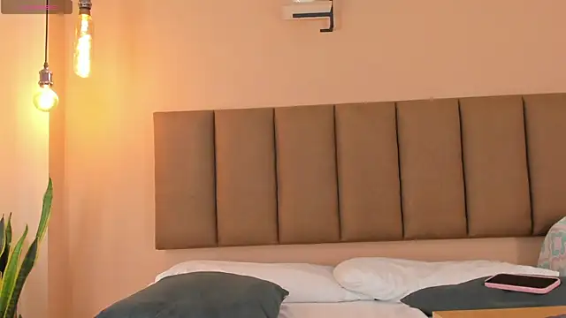 honeygray02 online show from 10/30/25, 12:25