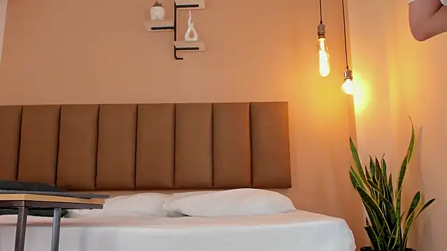 honeygray02 online show from 11/13/25, 03:32