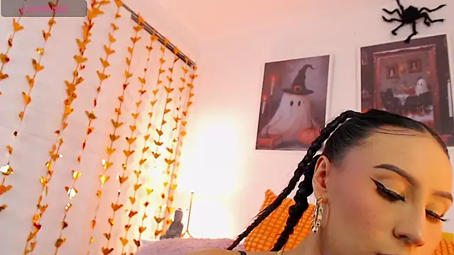 Valen ross  online show from 10/26/25, 02:39