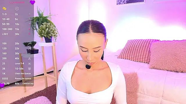 Valen ross  online show from 03/17/26, 09:29