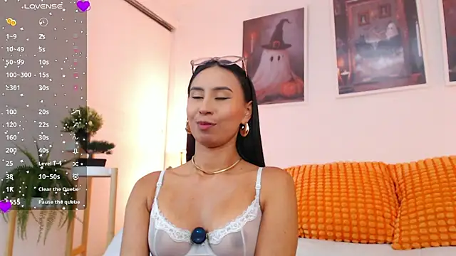 Valen ross  online show from 11/14/25, 10:46