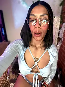Snapshot of Fiorella-Bossh chatting on 09/11/25, 08:25 Fiorella-Bossh online show from 09/11/25, 08:25