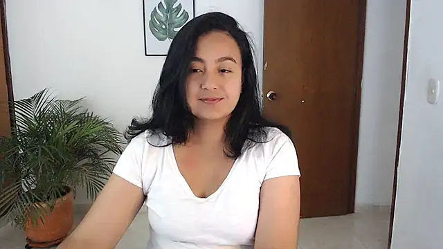 Snapshot of Themagicpotion chatting on 06/16/26, 03:23 Themagicpotion online show from 06/16/26, 03:23