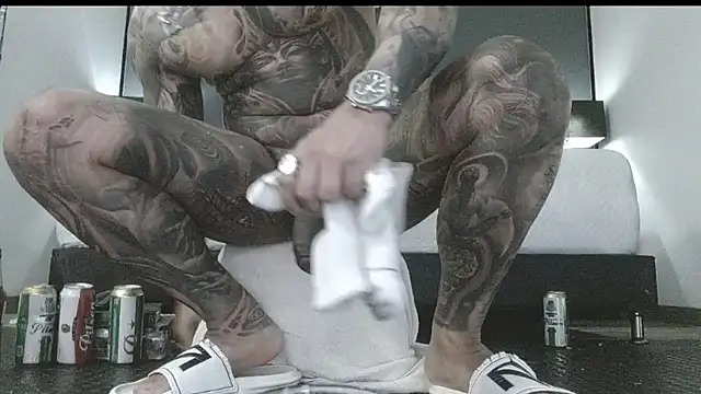 danilog515 online show from 11/04/25, 06:11