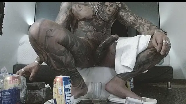 danilog515 online show from 11/18/25, 07:28