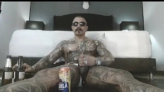 danilog515 online show from 11/19/25, 08:53