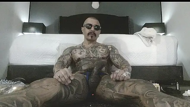 danilog515 online show from 11/06/25, 06:17