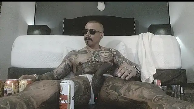 danilog515 online show from 10/29/25, 03:27