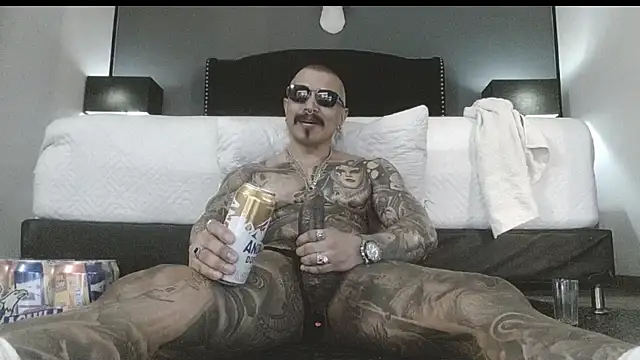 danilog515 online show from 11/14/25, 11:41