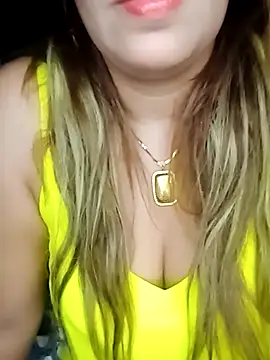 Snapshot of Maya-Moon chatting on 10/30/25, 11:23 Maya-Moon online show from 10/30/25, 11:23