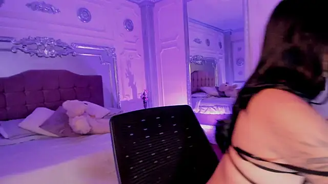 KatianPierce online show from 12/04/25, 07:35