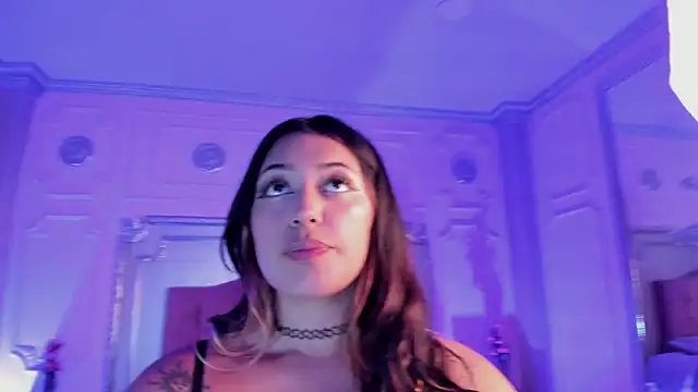 KatianPierce online show from 11/12/25, 06:45