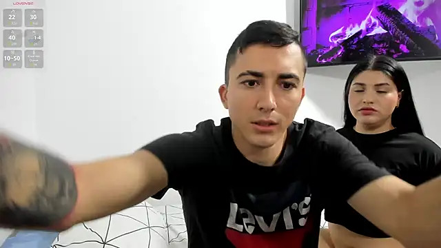 pareja curiosa19 online show from 10/09/25, 12:33