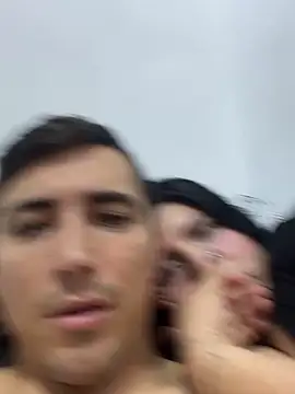 pareja curiosa19 online show from 12/22/25, 04:01