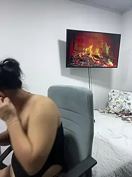 pareja curiosa19 online show from 02/10/26, 01:26