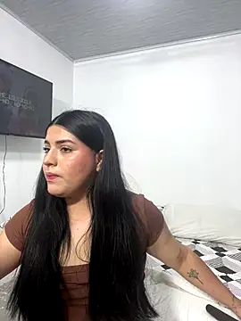 pareja curiosa19 online show from 10/26/25, 02:56