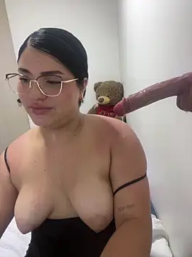 pareja curiosa19 online show from 04/21/26, 01:42