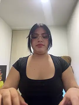 pareja curiosa19 online show from 04/14/26, 12:15