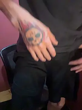 bwcizThrobbing online show from 11/04/25, 09:35