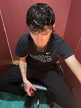 bwcizThrobbing online show from 10/28/25, 09:41