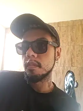 Snapshot of Fernandobs_ chatting on 03/16/25, 02:33 Fernandobs online show from 03/16/25, 02:33