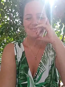 emiliemilf online show from 04/28/26, 07:51