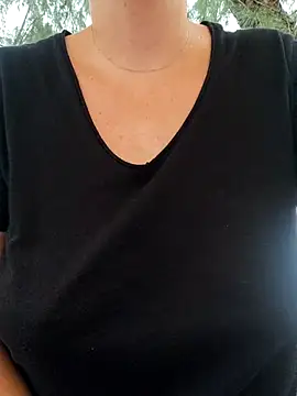 emiliemilf online show from 10/21/25, 05:45