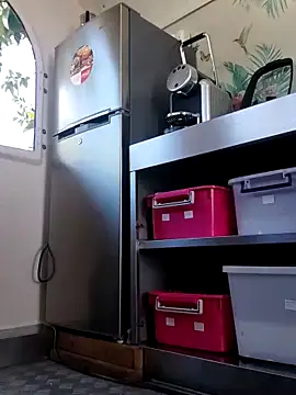 emiliemilf online show from 03/11/26, 09:09