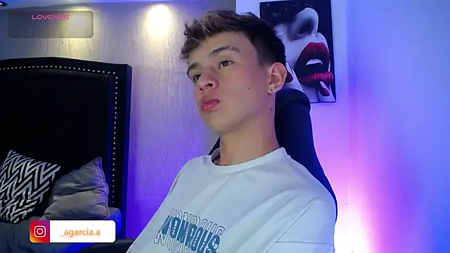 LiamWildx20 online show from 04/04/26, 05:25