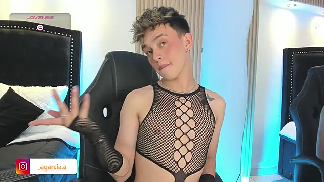 LiamWildx20 online show from 05/19/26, 04:41