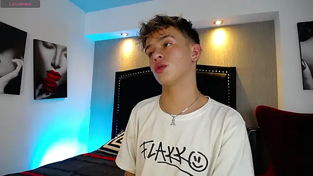 LiamWildx20 online show from 03/14/26, 06:08