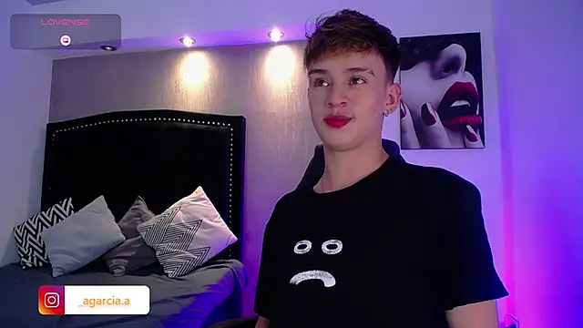 LiamWildx20 online show from 04/11/26, 06:10