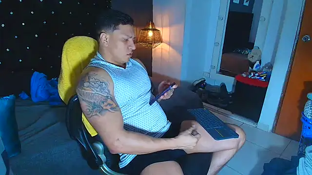 ethan dalton  online show from 11/30/25, 03:29