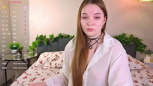 Snapshot of ConstanceHelms chatting on 12/21/25, 05:20 ConstanceHelms online show from 12/21/25, 05:20