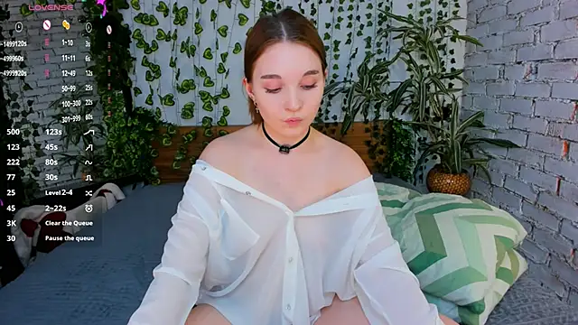 ConstanceHelms online show from 03/18/25, 12:28